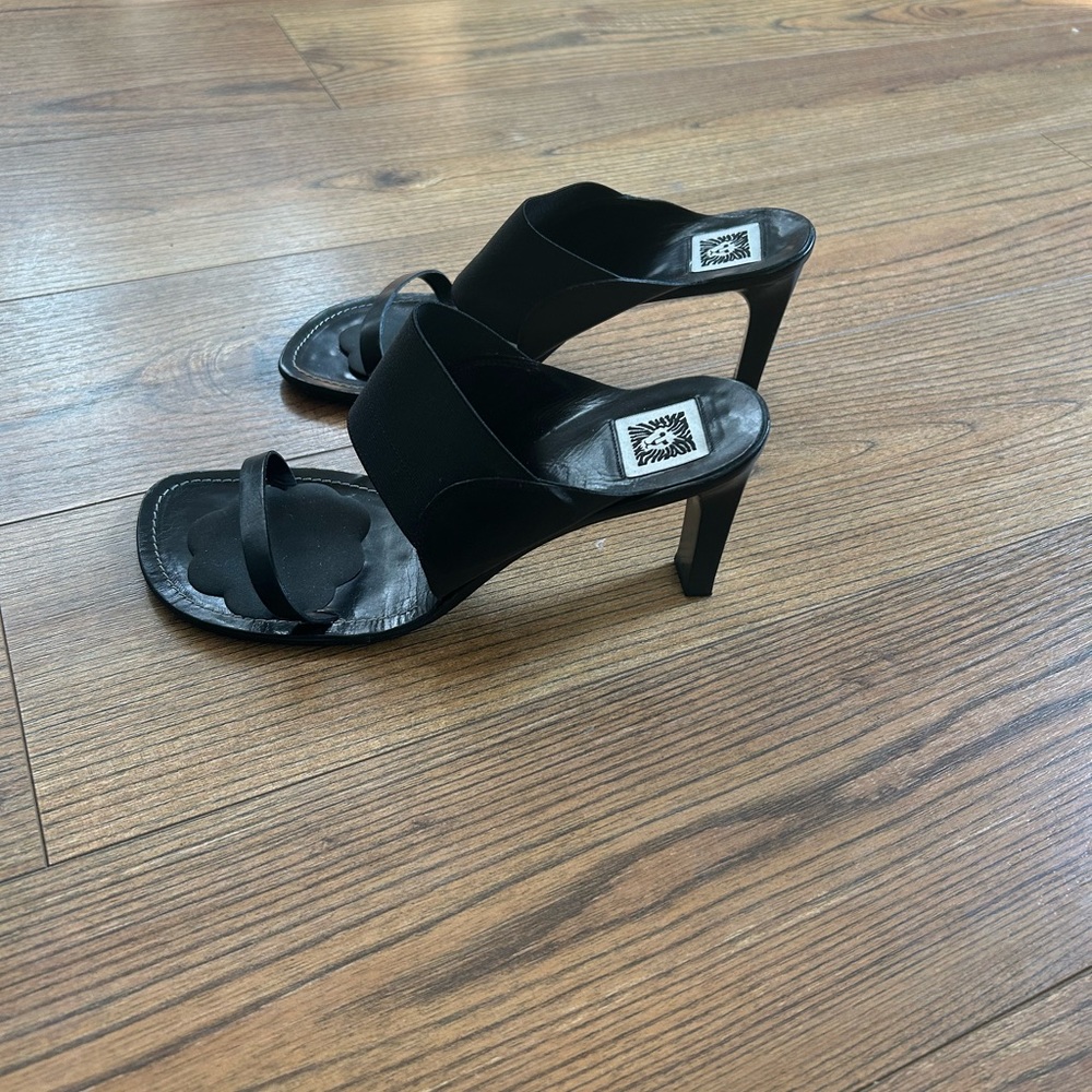 Black Anne Klein heels